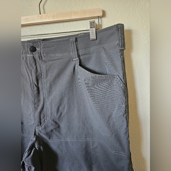 MEN'S WRANGLER OUTDOOR PERFORMANCE UTILITY SHORT IN SMOKE 42 - Picture 7 of 12